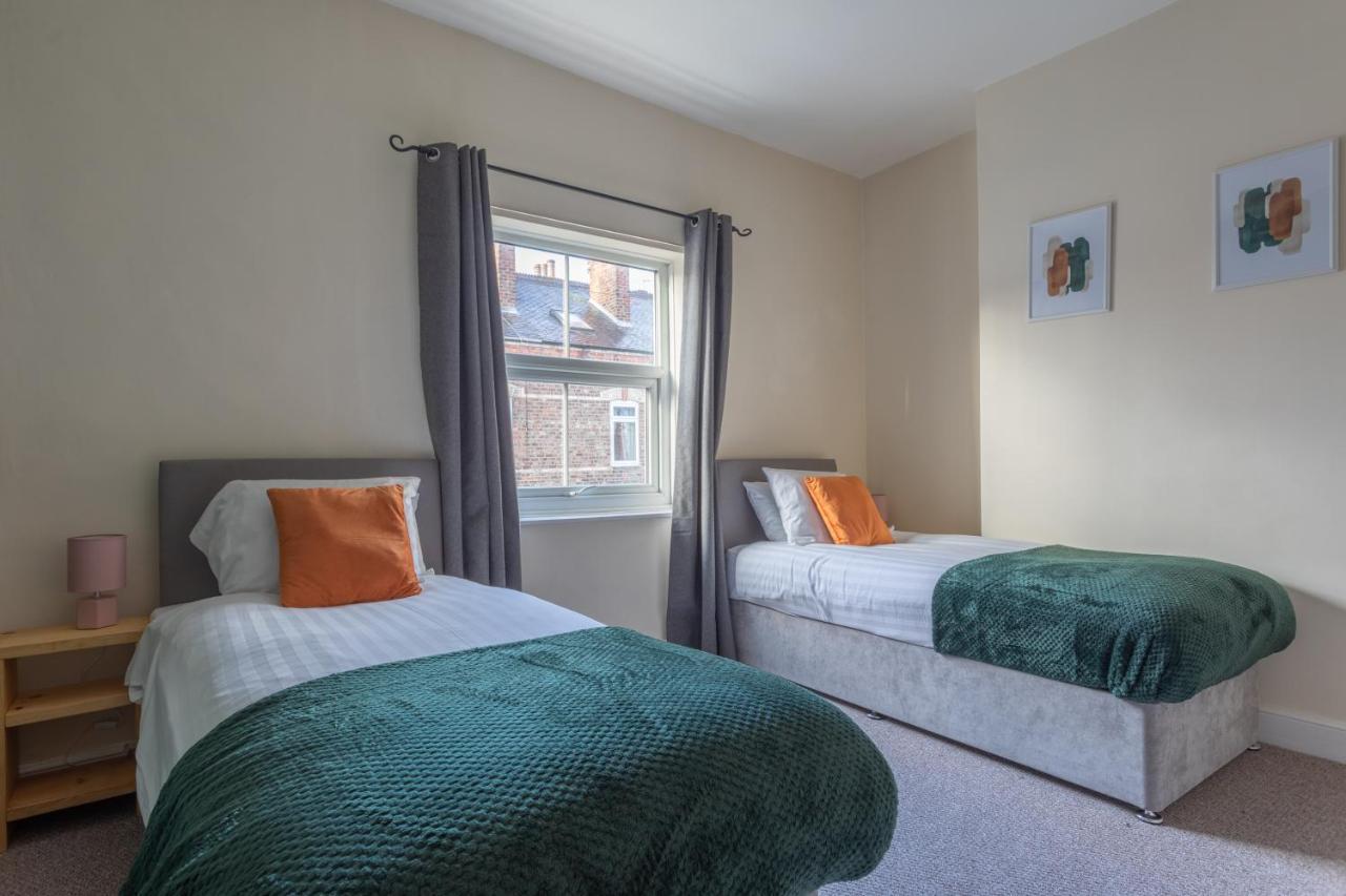 Milton Stays - Cosy 2 Bed House, 15 Min Walk To York City Center, For Up To 6 - With Period Features, Fireplace, Superfast Wi-Fi, Private Garden, Free On Street Parking Exterior foto