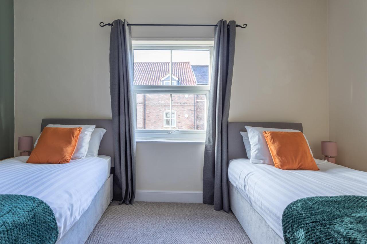 Milton Stays - Cosy 2 Bed House, 15 Min Walk To York City Center, For Up To 6 - With Period Features, Fireplace, Superfast Wi-Fi, Private Garden, Free On Street Parking Exterior foto