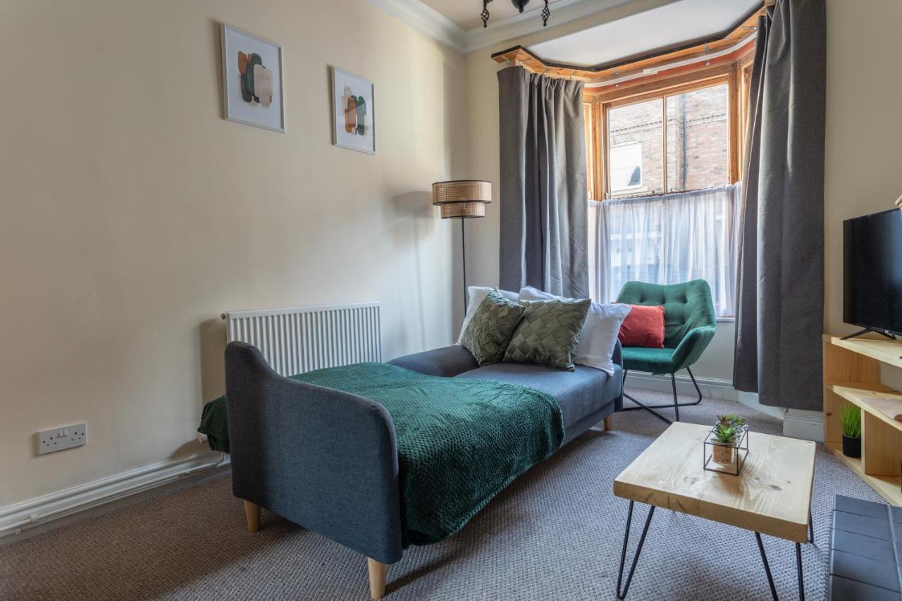 Milton Stays - Cosy 2 Bed House, 15 Min Walk To York City Center, For Up To 6 - With Period Features, Fireplace, Superfast Wi-Fi, Private Garden, Free On Street Parking Exterior foto