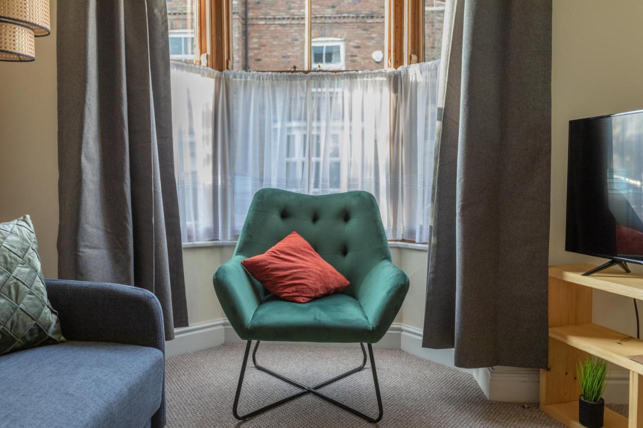 Milton Stays - Cosy 2 Bed House, 15 Min Walk To York City Center, For Up To 6 - With Period Features, Fireplace, Superfast Wi-Fi, Private Garden, Free On Street Parking Exterior foto
